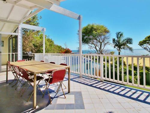 Bimbimbie At Hyams Beach 4pm Check Out Sundays
