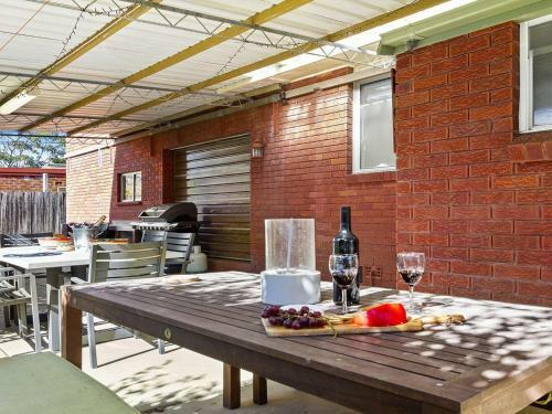 Braeside - Waterfront, Fireplace