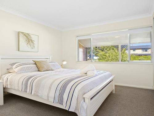 Braeside - Waterfront, Fireplace