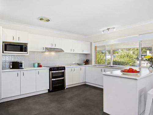 Braeside - Waterfront, Fireplace