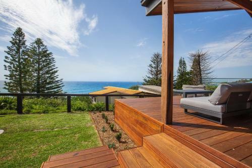 Seaview - Pet Friendly With Stunning Views - 1 Min To Beach