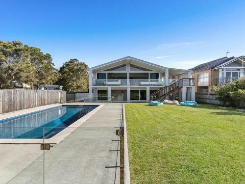 Dayz Dreamin - Pool, Gas Fireplace And Beachfront