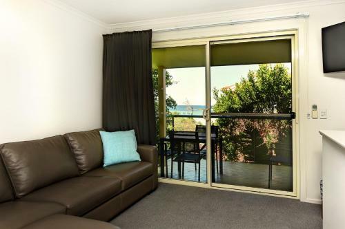 Villa Aqualuna Beach Resort - Unit 25