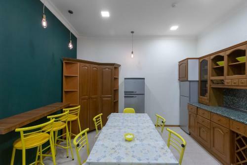 Oliva Inn & Hostel