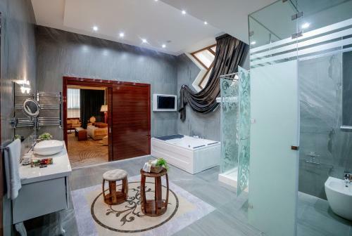 Hotel Mariana Trench