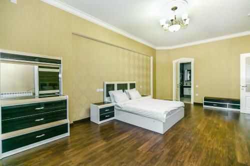 Apartment On 28 Mall