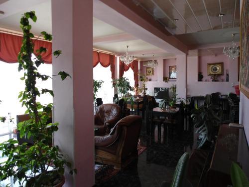 Nur Hotel 1