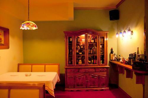 Taxi Bar Motel