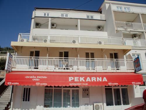 Hostal Apartments And Rooms Mato