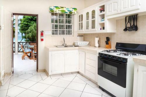 Villa Three Bedroom Apartment On The Beach