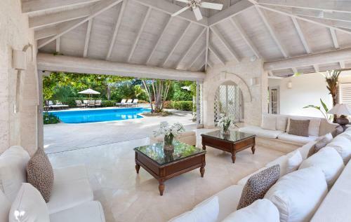 Villa Bluff House
