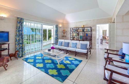 Molyneux Villa Sleeps 6 With Pool And Air Con