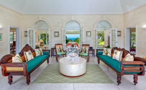 Molyneux Villa Sleeps 6 With Pool And Air Con