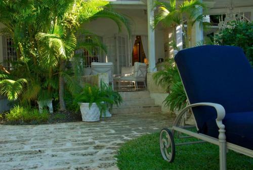 Villa Emerald Beach 4 Plumbago