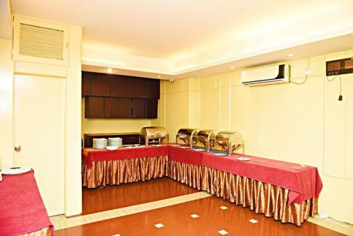 Hotel West Park Inn