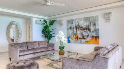 The One At The St. James By Blue Sky Luxury