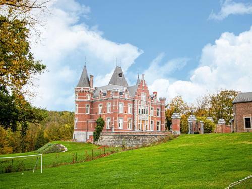 Magnificent Castle In Gesves Near Namur