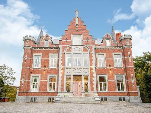 Magnificent Castle In Gesves Near Namur