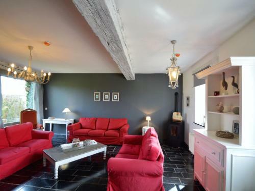 Attractive Holiday Home In Gerin With Private Garden