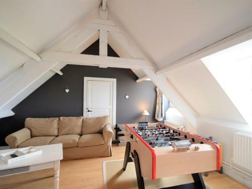 Attractive Holiday Home In Gerin With Private Garden