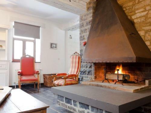 Attractive Holiday Home In Gerin With Private Garden