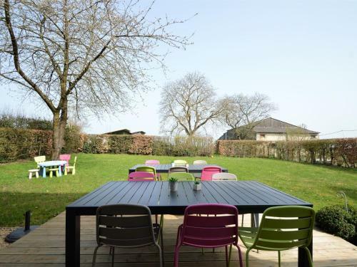 Attractive Holiday Home In Gerin With Private Garden