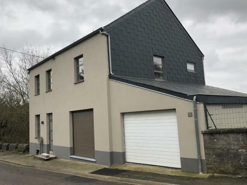 Scenic Cottage In Merlemont With Balcony
