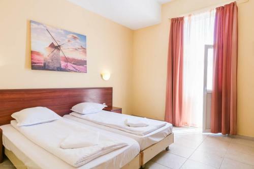 Akroza Hotel