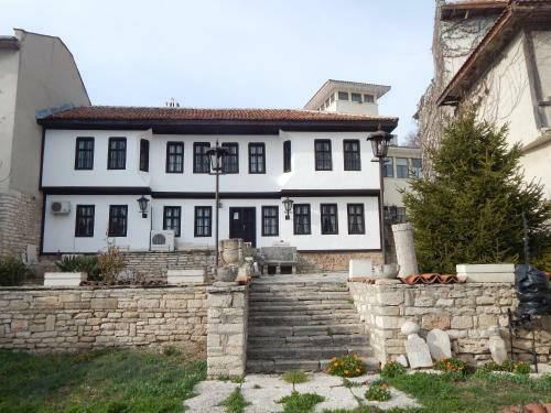 Akroza Hotel