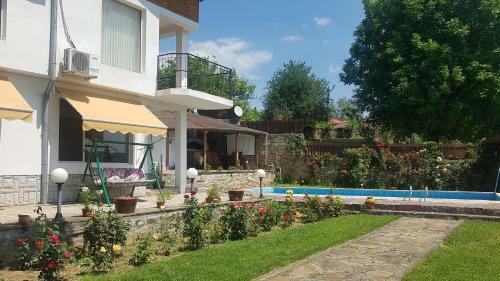 Hostal Rosarium Residence Guest House