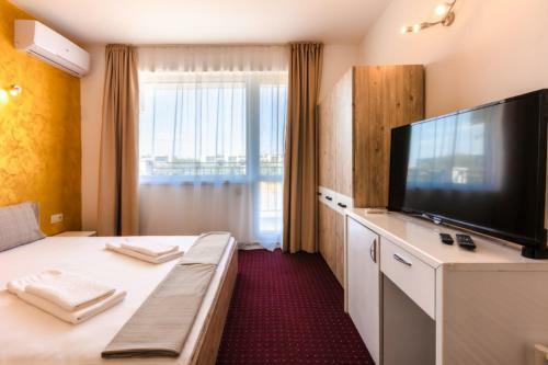 Hostal Guest House Theona