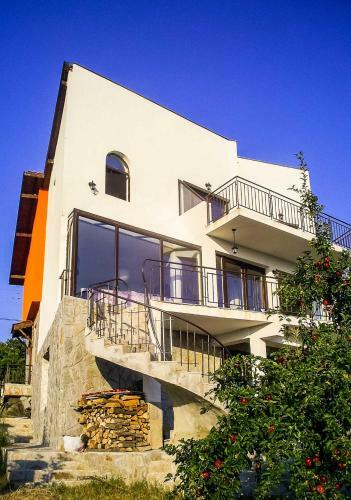 Deluxe Villa With Sun Terrace Overlooking The Sea