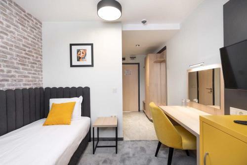 Adeo Hotel