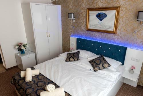 Antiques & Gold Boutique Hotel