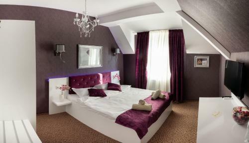 Antiques & Gold Boutique Hotel