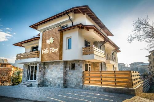 Hostal Villa Pino