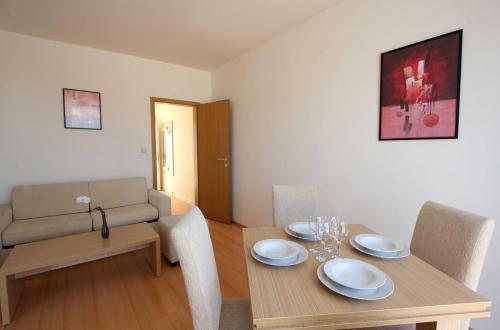 Charming 1 Bedroom Apartment