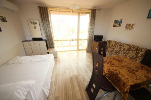 Hotel Menada Lux - Tarsis