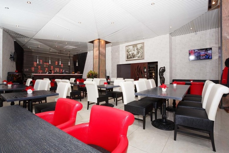 Yunost Hotel
