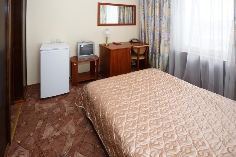 Yunost Hotel