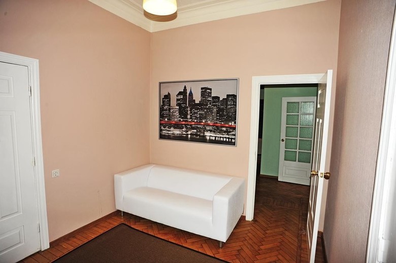 Noviy Arbat Hotel