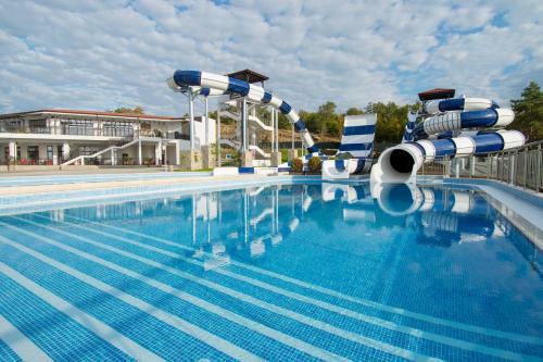 Hotel Nevis Resort & Aqua Park - All Inclusive