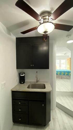 Casa Del Sol Studio Apartment 10 Minutes To Elbow Beach