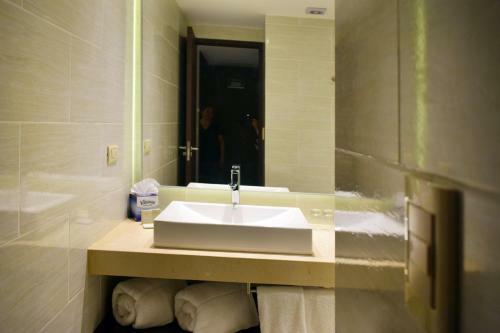 Hotel Delfines Collection Equipetrol