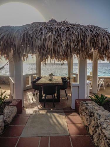 Oceanfront Holiday Villa - Pelican's Nest Bonaire