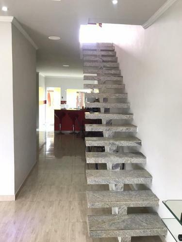 Casa Com 6 Quartos A Beira Mar Em Condom�nio Em Angra Dos Reis.