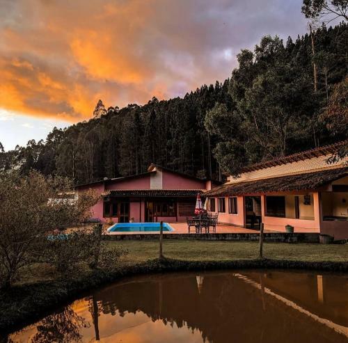 Posada Flat Com Caf� Da Manh� Em Pedra Azul