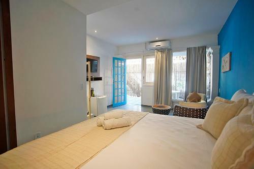 Hostal Sofia's On The Beach