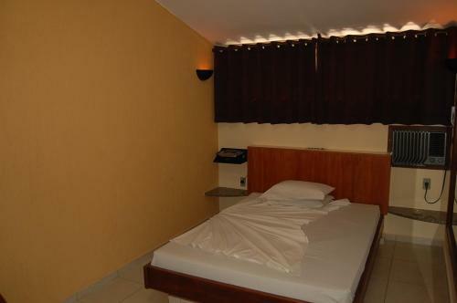 Hostal Sleep Suites