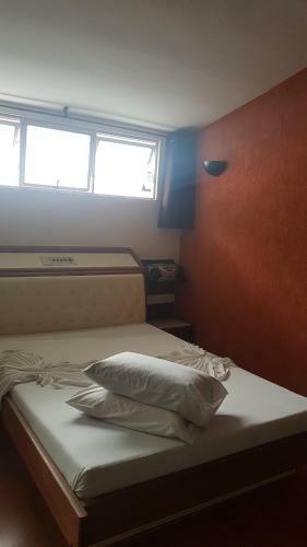 Hostal Sleep Suites